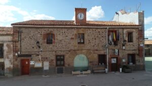 EL POBO DE DUEÑAS SE INUNDA DE VERSOS